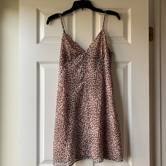 Pink leopard print dress - Picture 2 of 2